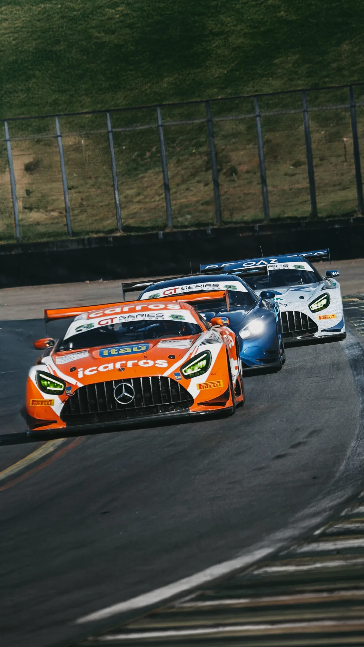 GT Series Cup — disputa na curva